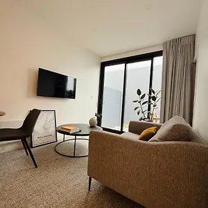 stylish-2-bedrooms-townhouse-in-central-wellington.wellingtonnzhotels.com/