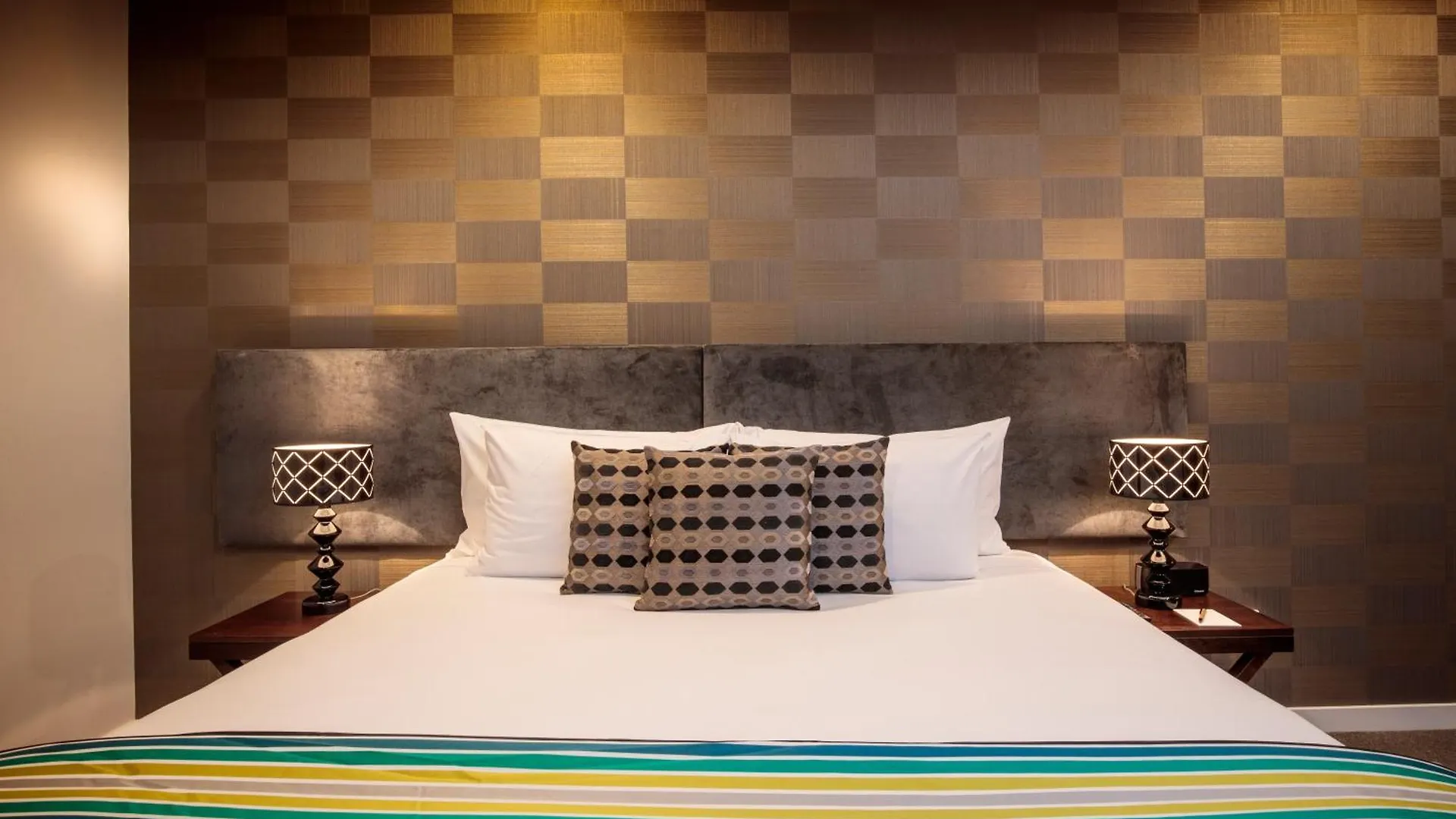 Hotel 115 Christchurch 4*,